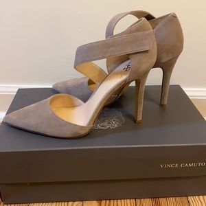 NIB vince Camuto carlotte suede pump